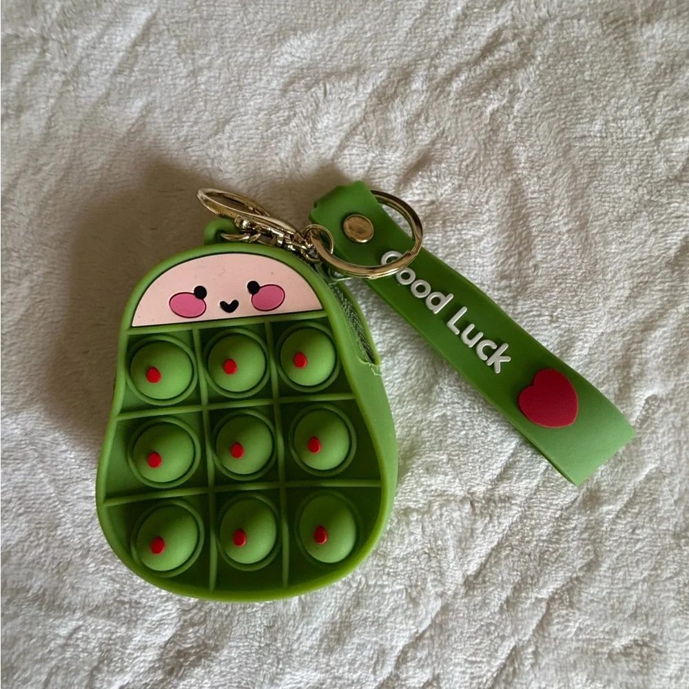 Green Avocado Pop It coins Keychain - Picture 6 of 6